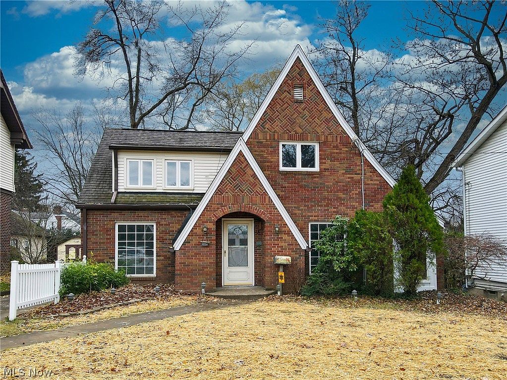 1724 Chestnut Blvd, Cuyahoga Falls, OH 44223 Zillow