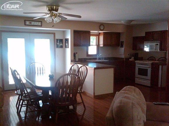 3rd image of 9417 Elaine Dr