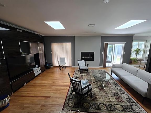2nd image of 15580 20th Ave