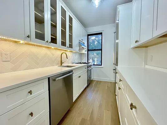 1st image of 170 E 94th St #2B