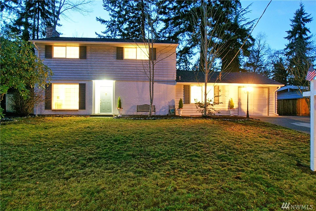 541 166th Ave NE photo 1