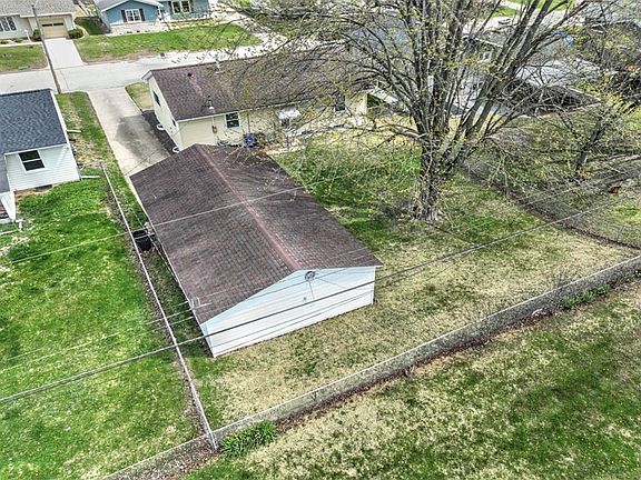 5th image of 139 Wisconsin Dr