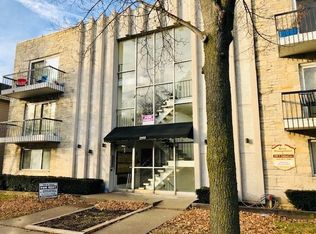 2555 N Oakland Ave APT 201, Milwaukee, WI 53211