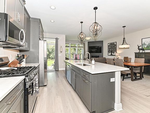 5th image of 405 Falcon Ridge DRIVE #25