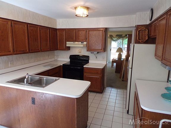 5th image of 43044 W Kirkwood Dr