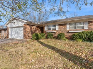 313 Rodric Cir, Siloam Springs, AR 72761