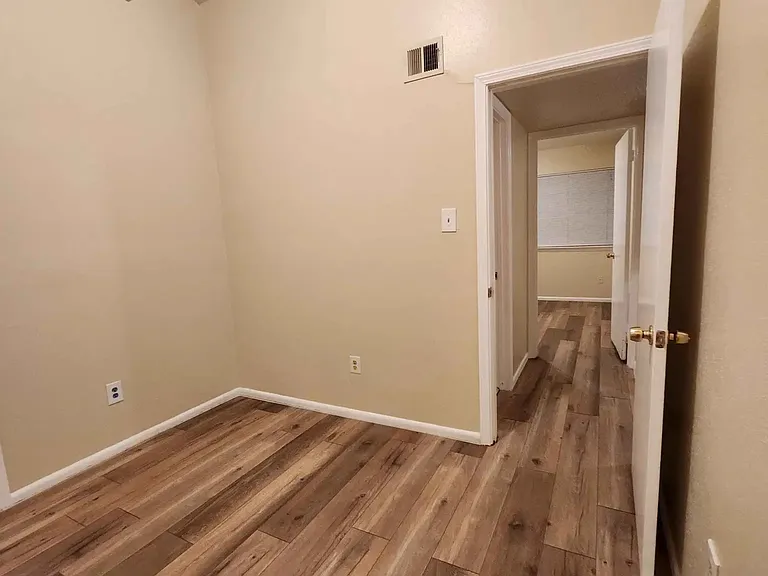 4329 Loire Dr — Photo 11