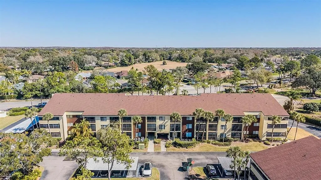 1 bed, 1.0 bath, 812 sqft, $1,650 — Photo 3