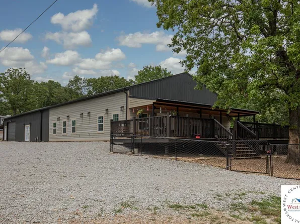 30496 Stonehaven Dr, Warsaw, MO 65355