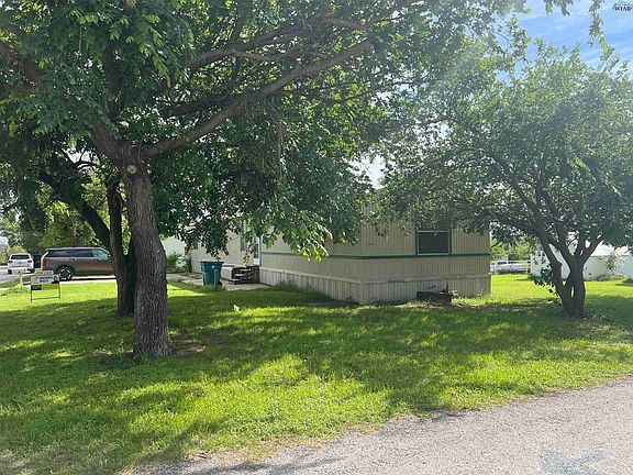 3rd image of 601 S Crockett St