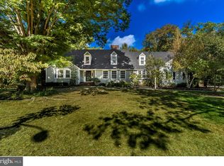 5 Walnut Ct, Moorestown, NJ 08057