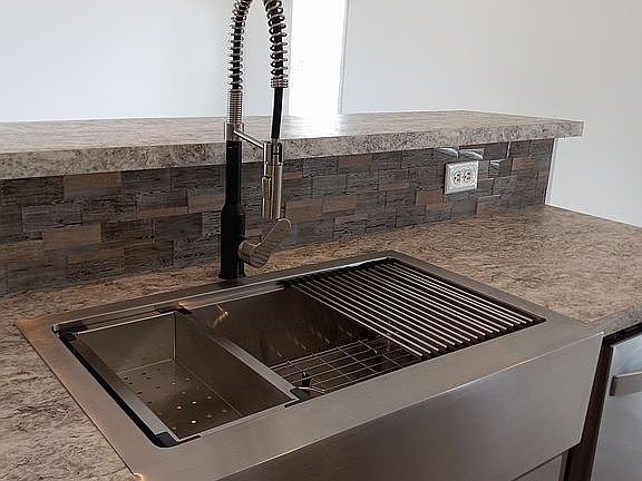 Stainless steel farmer sink