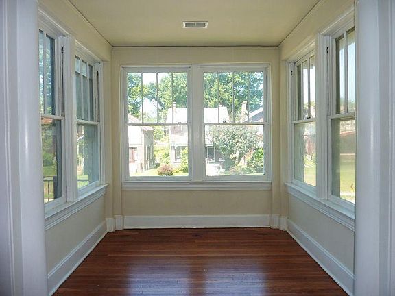 4th image of 1066 McCausland Ave