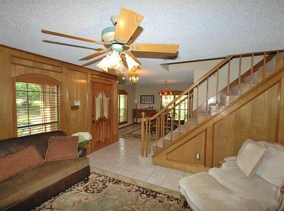 2nd image of 302 Larchbrook Dr