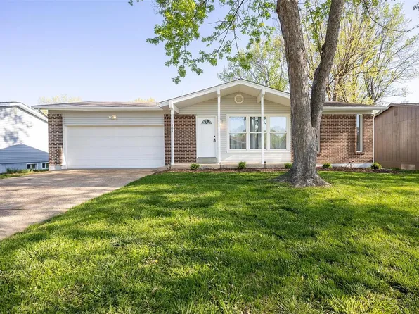 1405 Birch St, Pacific, MO 63069