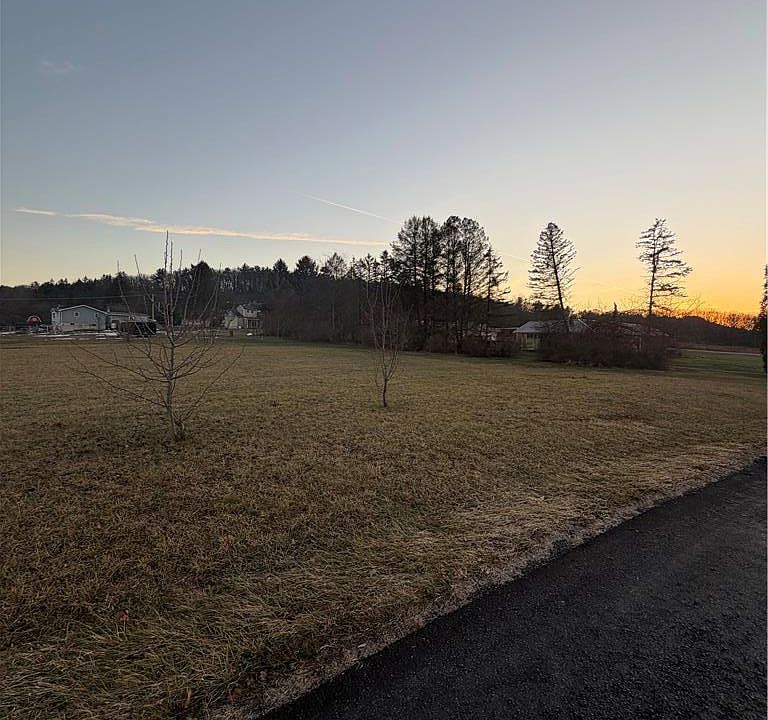 2nd image of 1 Winesap Ln