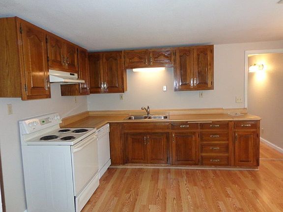 Well equipped kitchen with all appliances