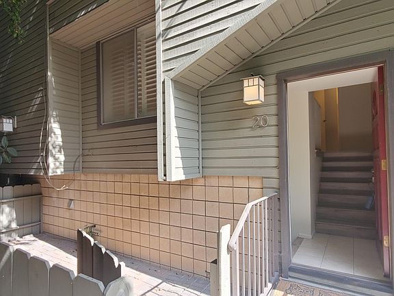 3rd image of 283 S Hudson Ave APT 20