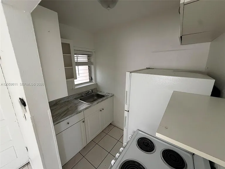 2430 SW 25th Ter #3 — Photo 3