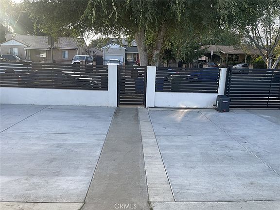 3rd image of 13986 Aztec St