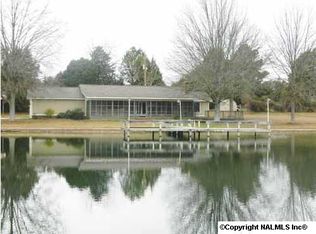 51 Sweetbriar Pvt Dr, Hartselle, AL 35640