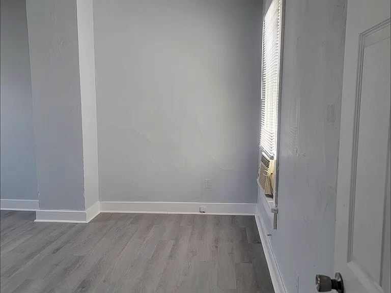 502 Hart St #504 — Photo 17
