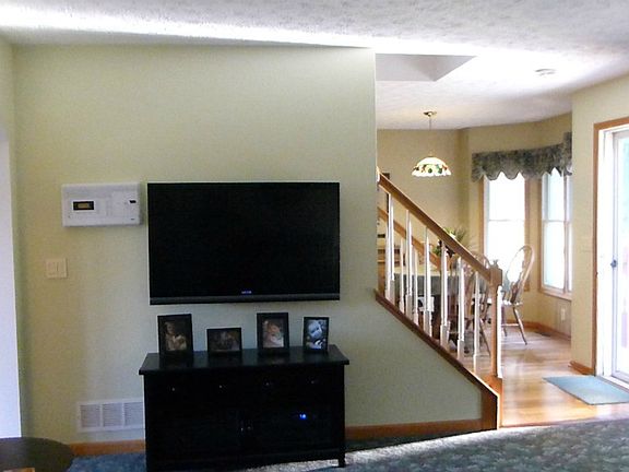 4th image of 2063 Reserve Cir S