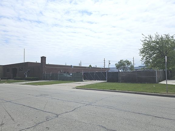 3rd image of 7225 W 59th St