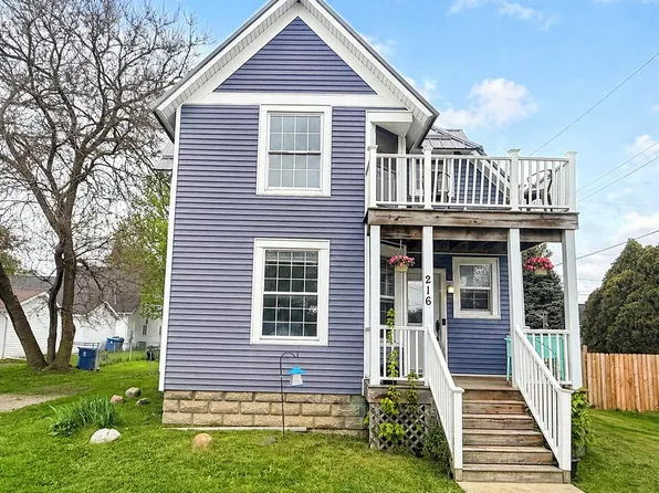 216 Oak St, Hopkins, MI 49328
