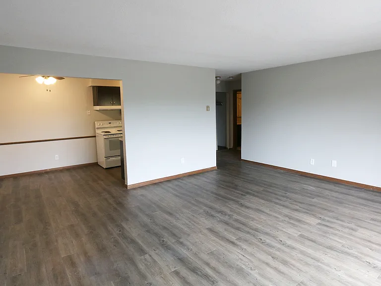 Edina Manor Apartments — Photo 11