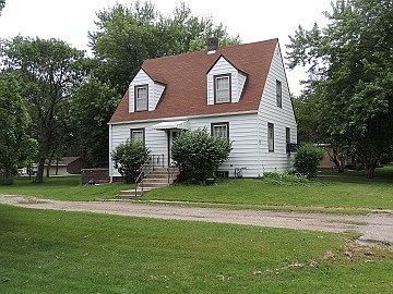 2nd image of 835 Richmond St