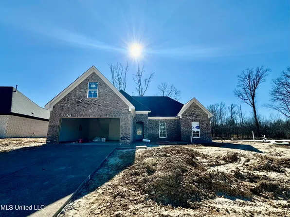 1051 Great Glen Dr, Southaven, MS 38671