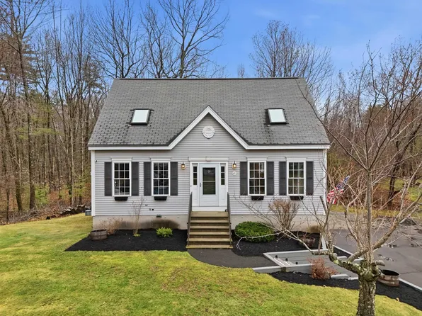 41 Drew Woods Drive, Derry, NH 03038