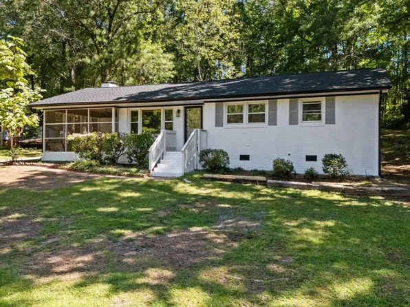 715 Primrose Ln, Sanford, NC 27330