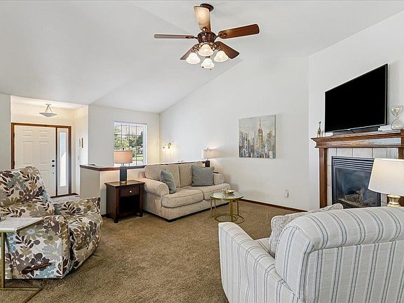 4th image of 623 W Autumn Ridge Ct