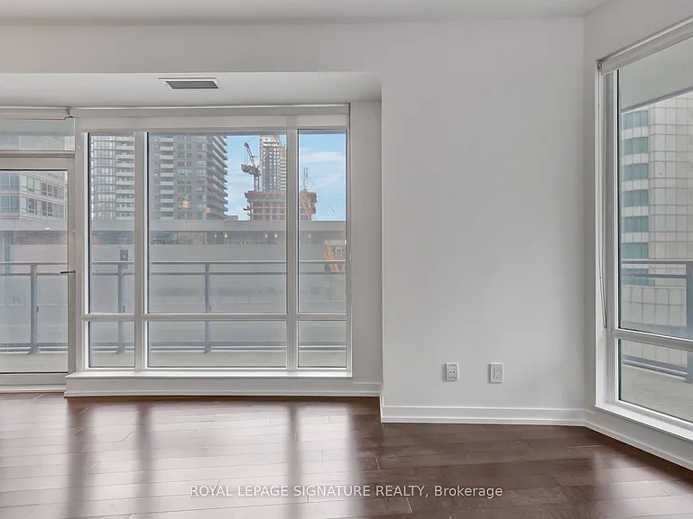 21 Widmer St #1111 — Photo 8