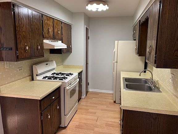 4th image of 1228 Town Crest Dr APT 3