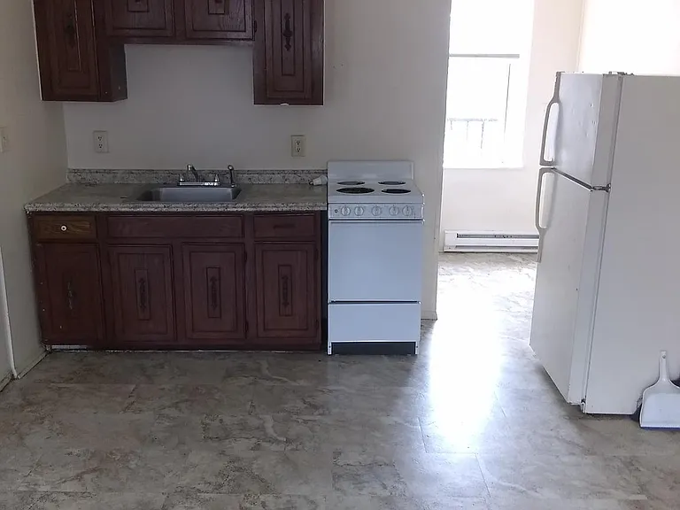 142 S Queen St #5 — Photo 2