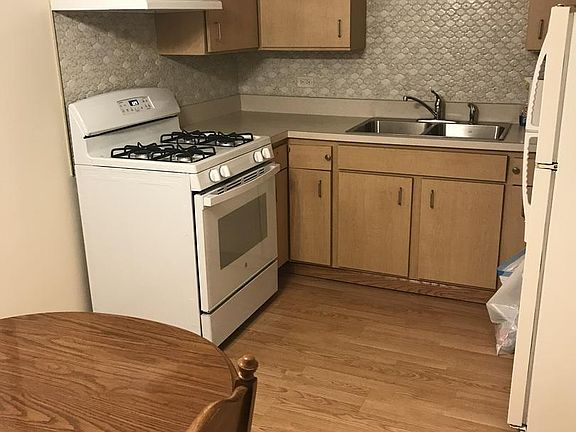 3rd image of 11250 Moraine Dr #6