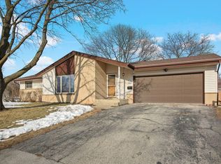 W184N8994 Maryhill Dr, Menomonee Falls, WI 53051