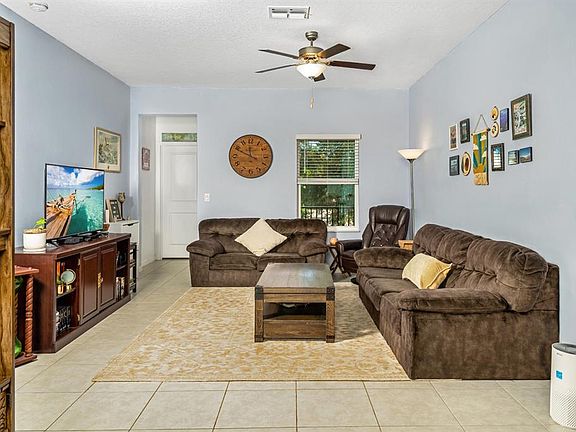 3rd image of 842 Tennyson Mill Cir