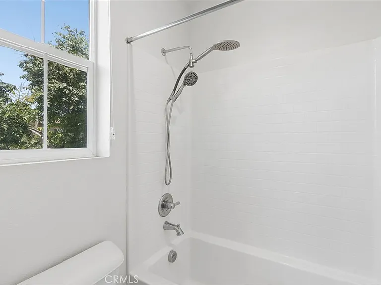 2811 E Kendall Ln — Photo 25