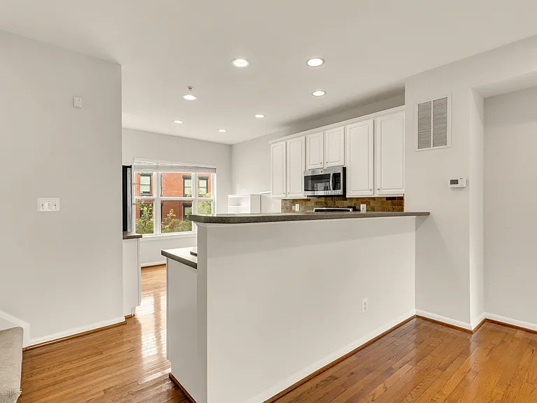 1227 V St NW — Photo 16