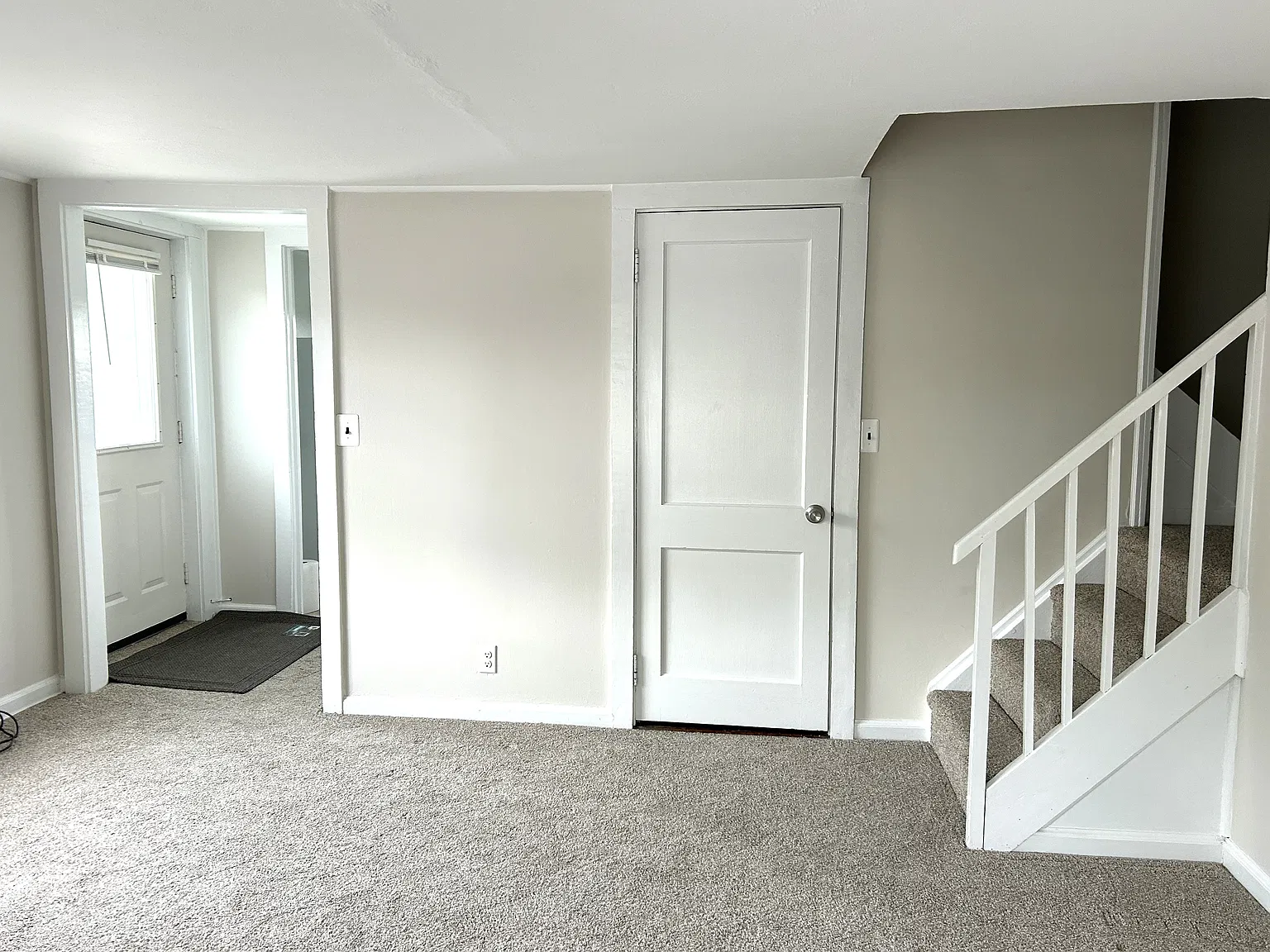 1 bed, 725 sqft, $1,900 — Photo 1