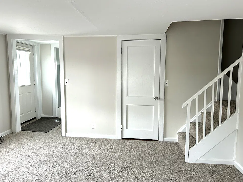 126 Gleneida Ave #B