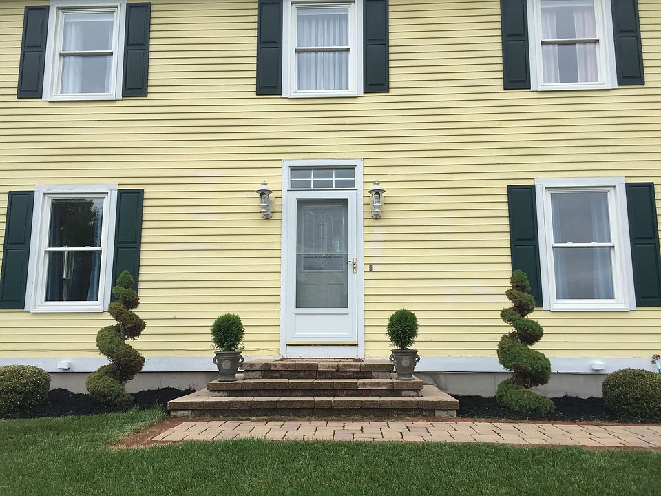 2nd image of 109 Northwest Dr