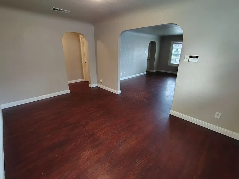 404 Camellia Way — Photo 5