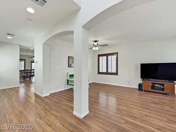3rd image of 4349 Santa Clarita Ave