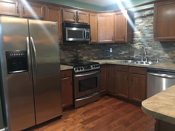 4th image of 5415 Country Club Ln