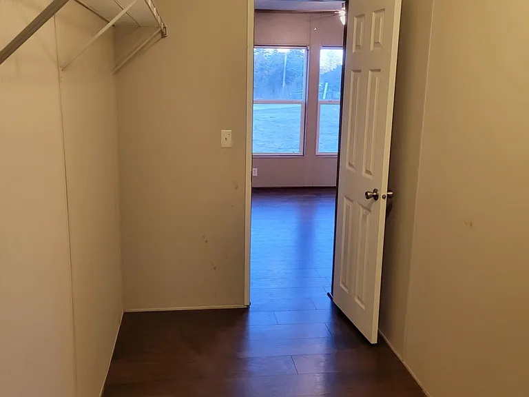 1054 Country Ct — Photo 16